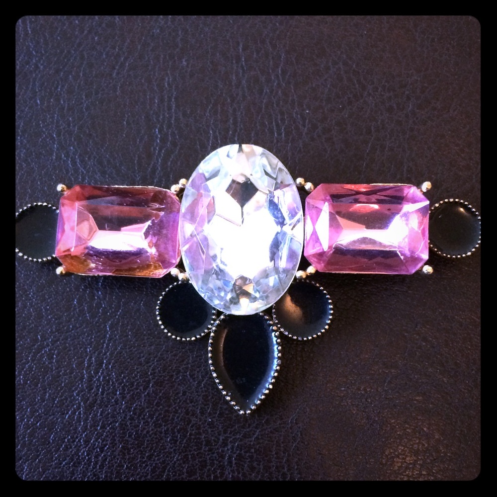 Richelieu Vintage Pin